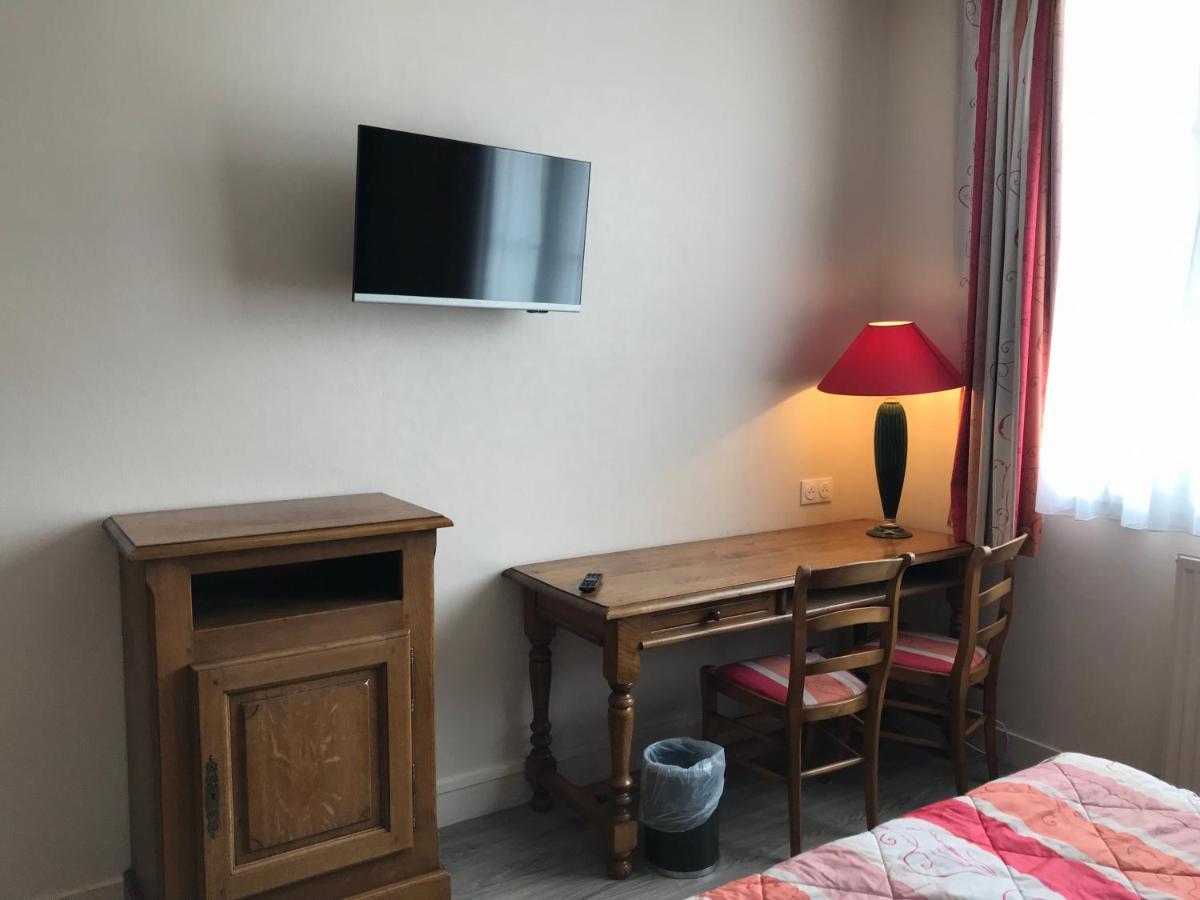 Logis La Villa Des Houx Aumale ภายนอก รูปภาพ